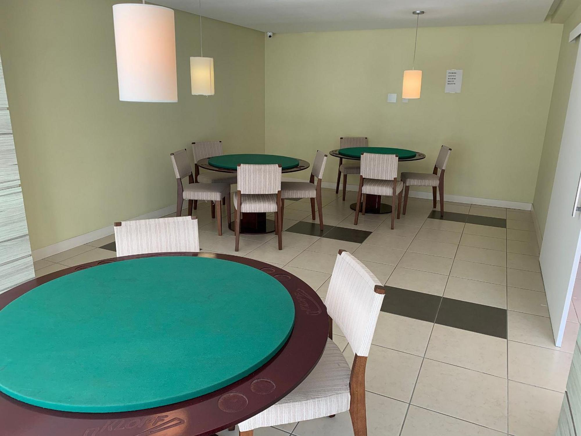 Apartamento No Local Do Centro *
